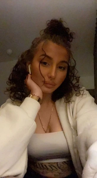 Zoe19 — 8 / 9