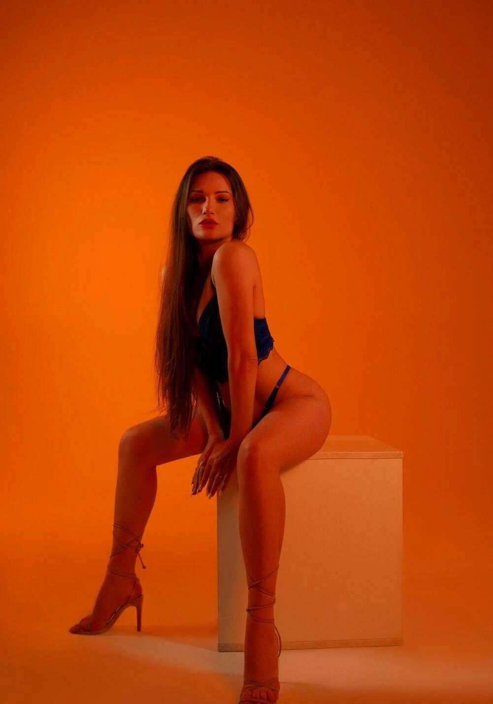Ariana9 — 7 / 12