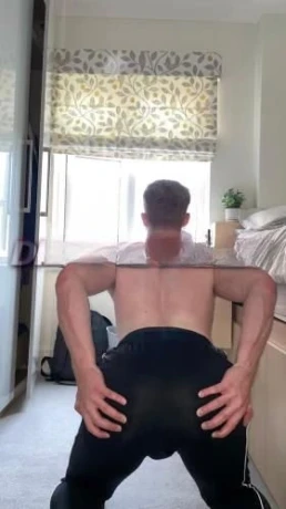 Naomi Oliveira — 5 / 12