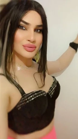 Mira Queen — 2 / 6