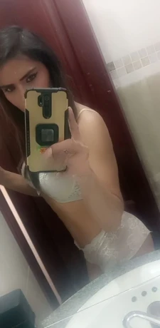 Maily Delgado — 3 / 4