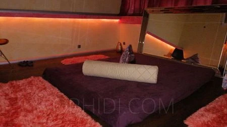 Relax Wellness Lounge — 3 / 7