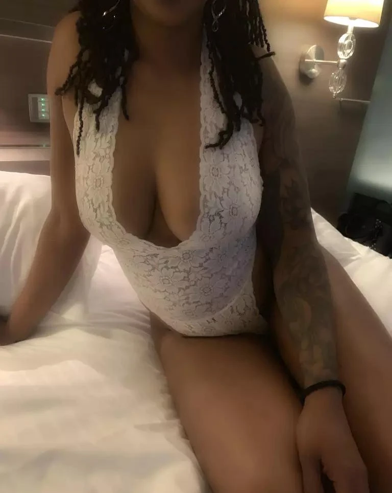 Ebony Beschikbaar Voor Escort — 2 / 5
