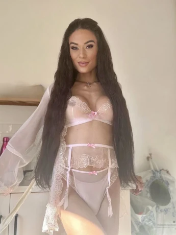 Katharina Byonda — 1 / 12