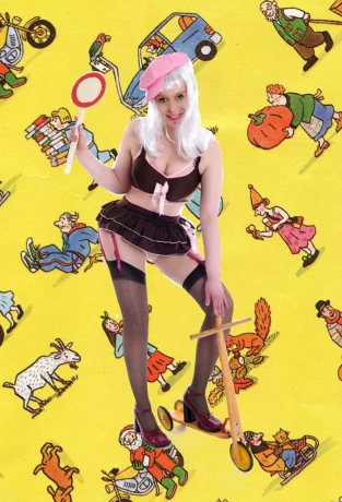 Annika-sue, extremsklavin und -zofe — 2 / 4