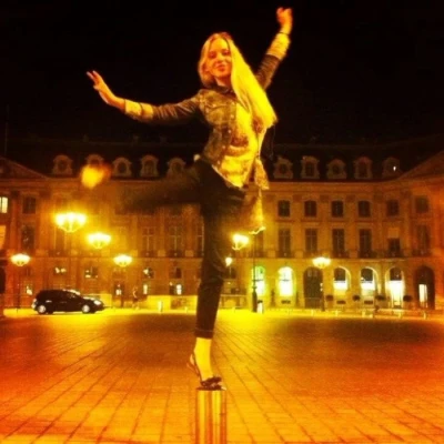 Lusy, Escort, Paris