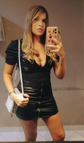 Pamela Scort — 28 / 30