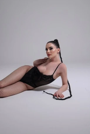 Charlotte — 3 / 10