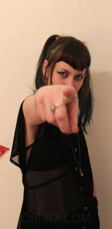 Lady Lila — 2 / 5