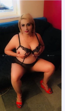 Bi-girls Desi  & Roksana — 6 / 10