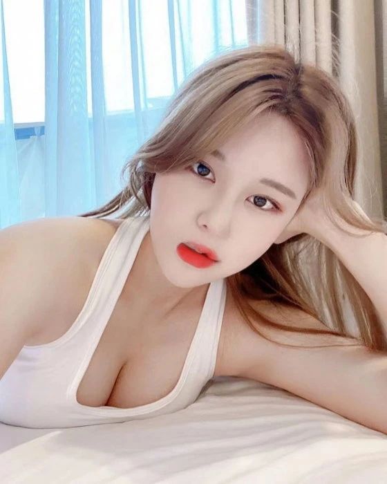 Yang, Escort, Qingdao