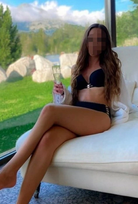 Laura, Escort, Prague