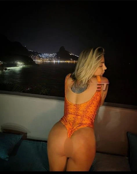 Giulia Brum — 9 / 12