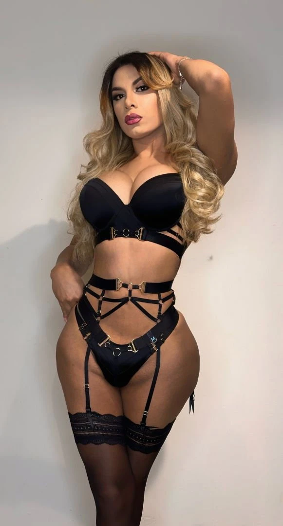 Pamela Losano — 3 / 12