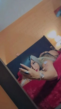 Devora Gonzales — 1 / 12