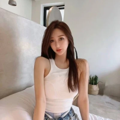 Emma, Escort, Al Munayzilah