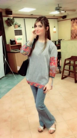 Shruti Kakkar — 3 / 4