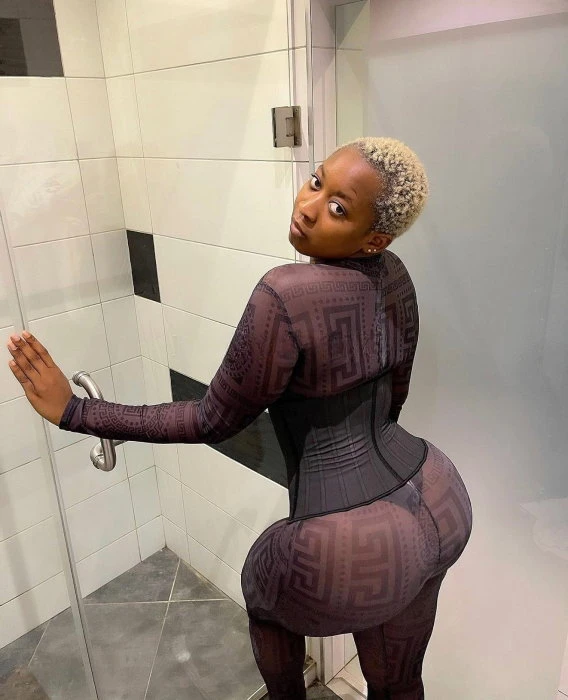 Jamila — 2 / 4