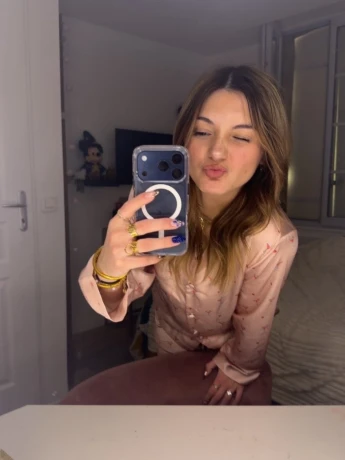 Celia Gillet — 3 / 10