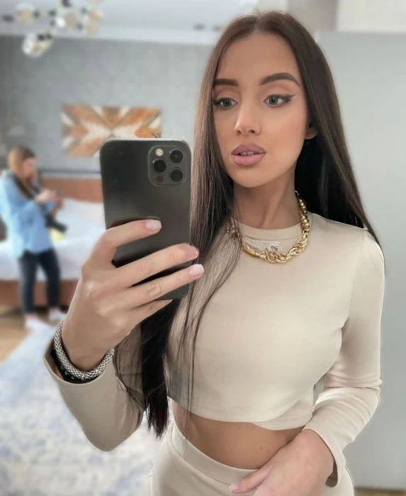 Vika — 2 / 4