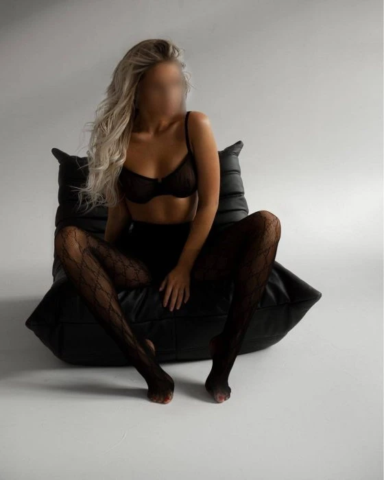 Paulina — 2 / 5