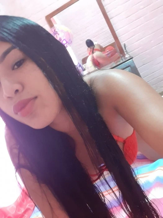 Kelly Daniela Sanchez — 2 / 10