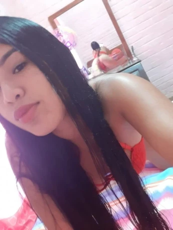 Kelly Daniela Sanchez — 2 / 10