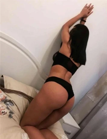 AmarettaRed — 1 / 5