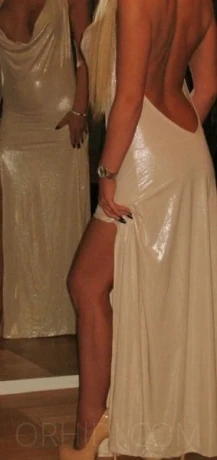 SEXY, BLONDE MASSEURIN MELISSA — 2 / 3