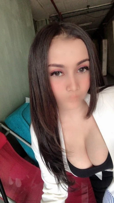 Jenny — 2 / 3