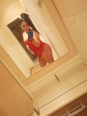 Hot Loretta — 4 / 7