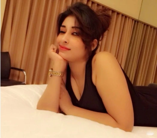 Aarshi Yadav — 1 / 3