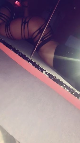 Hot Cleopatra — 4 / 5