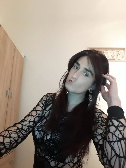 Pamela — 3 / 5