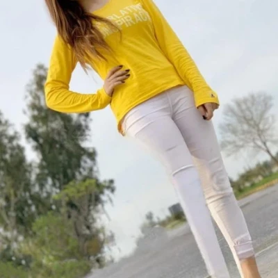 Miki, Escort, Karachi