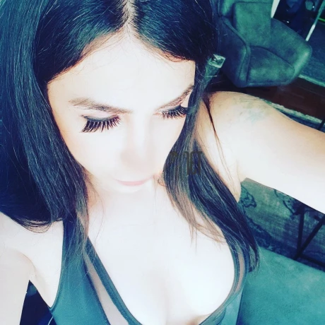 Talia Golge — 7 / 9