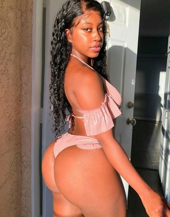 Mitchel, Escort, Manama
