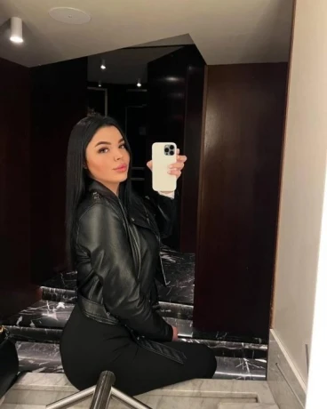 Lauren — 4 / 8