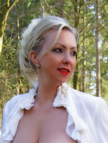 Lady Milena — 5 / 14