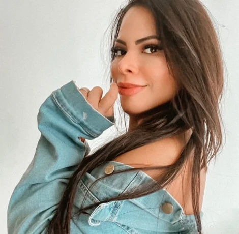 Flavia Lavine — 4 / 11