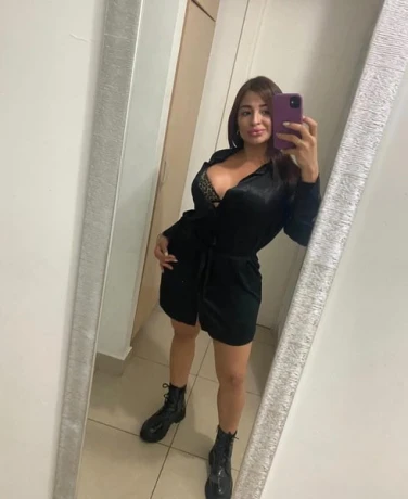 Isabela Latina Av Aus Kolumbien — 5 / 9