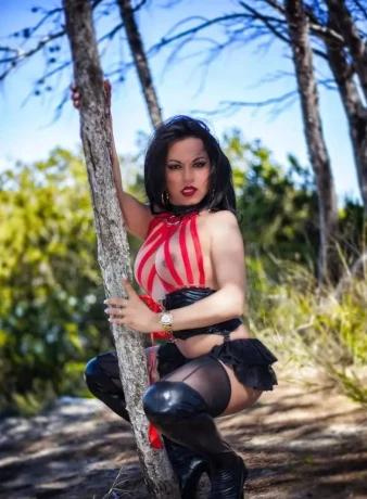 Queen Elizabeth — 3 / 14