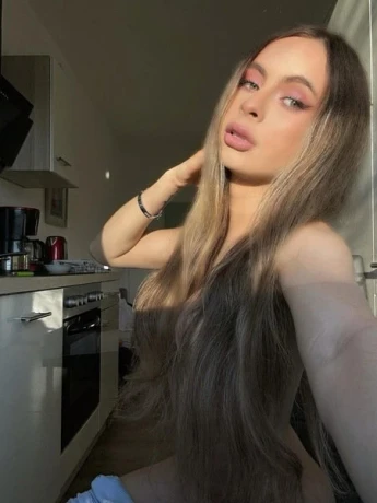 TS Alexandra Leon — 2 / 8