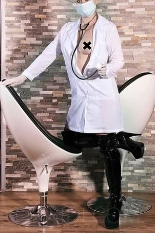 Comtesse Noir im Studio Centric — 8 / 9