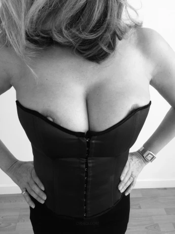 Iona Gerber — 5 / 18