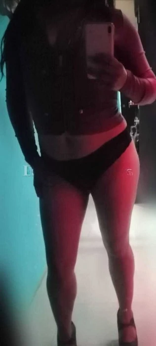 Regina, Escort, Ciudad Coahuila (Kilometro Cincuenta y Siete)
