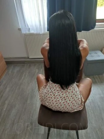 Zoee aus Kolumbien — 1 / 3