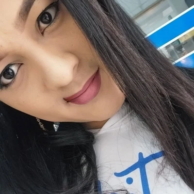 May, Escort, Romorantin-Lanthenay