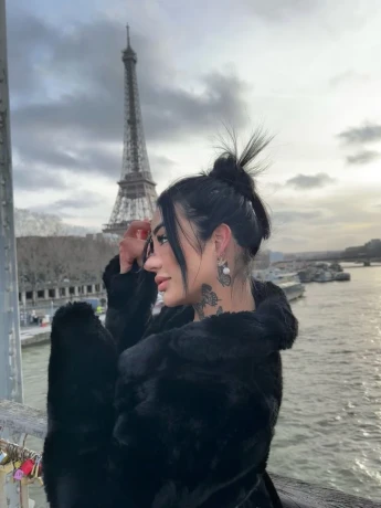 Caroline Martins — 10 / 12