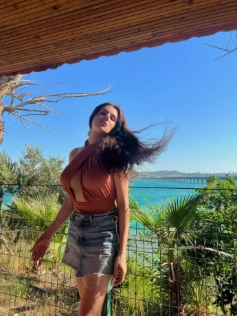 Nisa Serez — 10 / 12